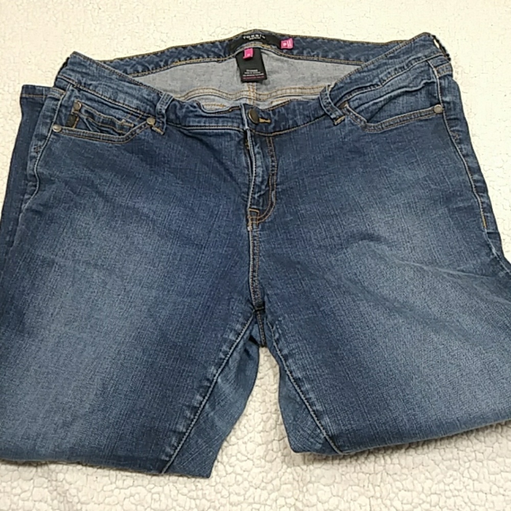TORRID cropped denim jeans size 18